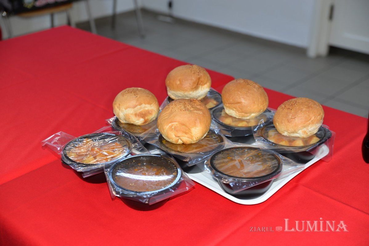 Sprijin pentru persoane vulnerabile la cantina „Sfânta Ana” din București 169029