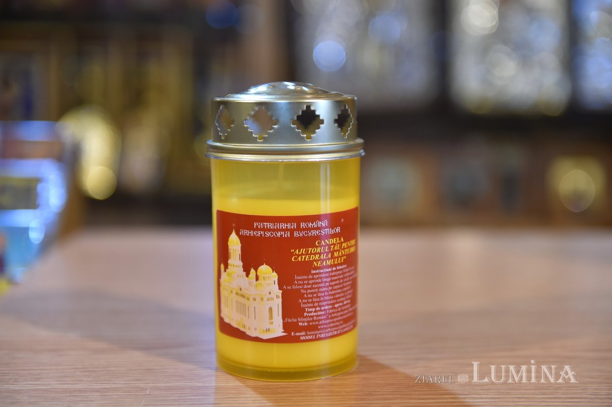 Candelă de diferite dimensiuni pentru noaptea de Înviere 169553