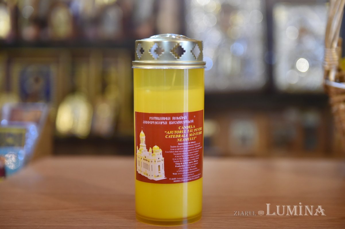 Candelă de diferite dimensiuni pentru noaptea de Înviere 169554