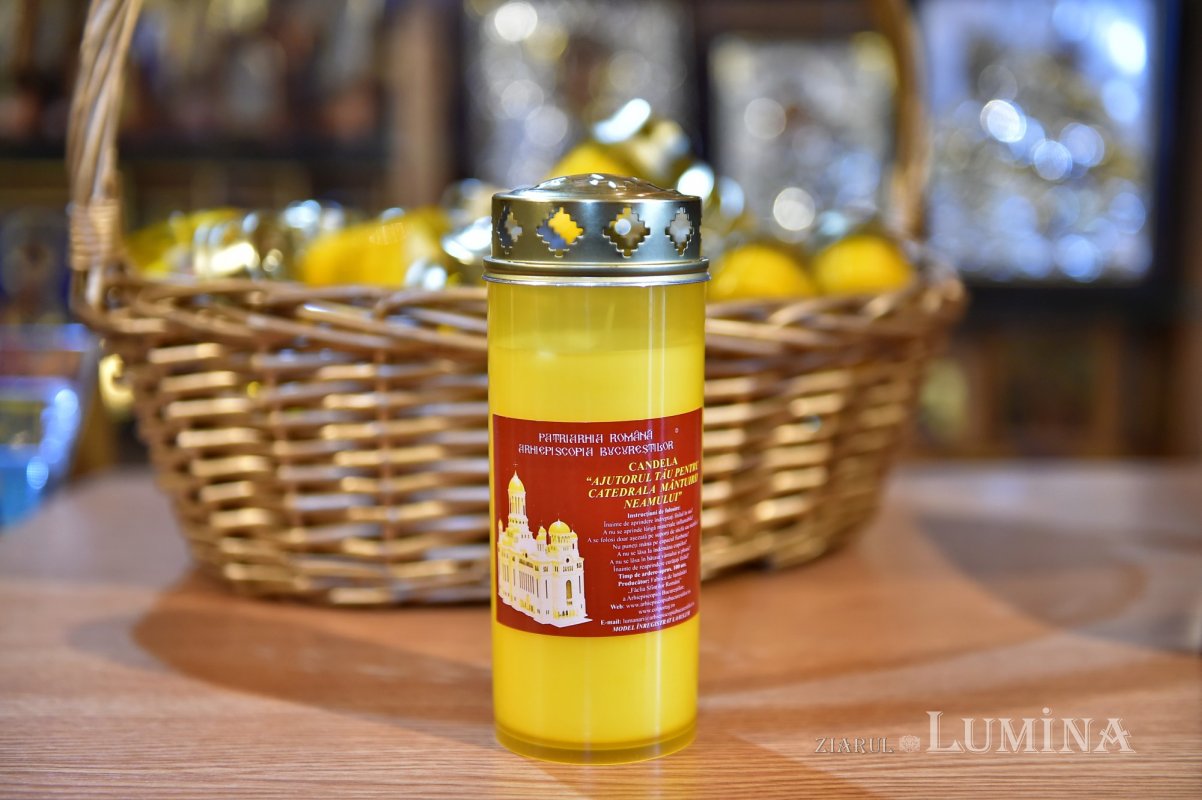 Candelă de diferite dimensiuni pentru noaptea de Înviere 169555