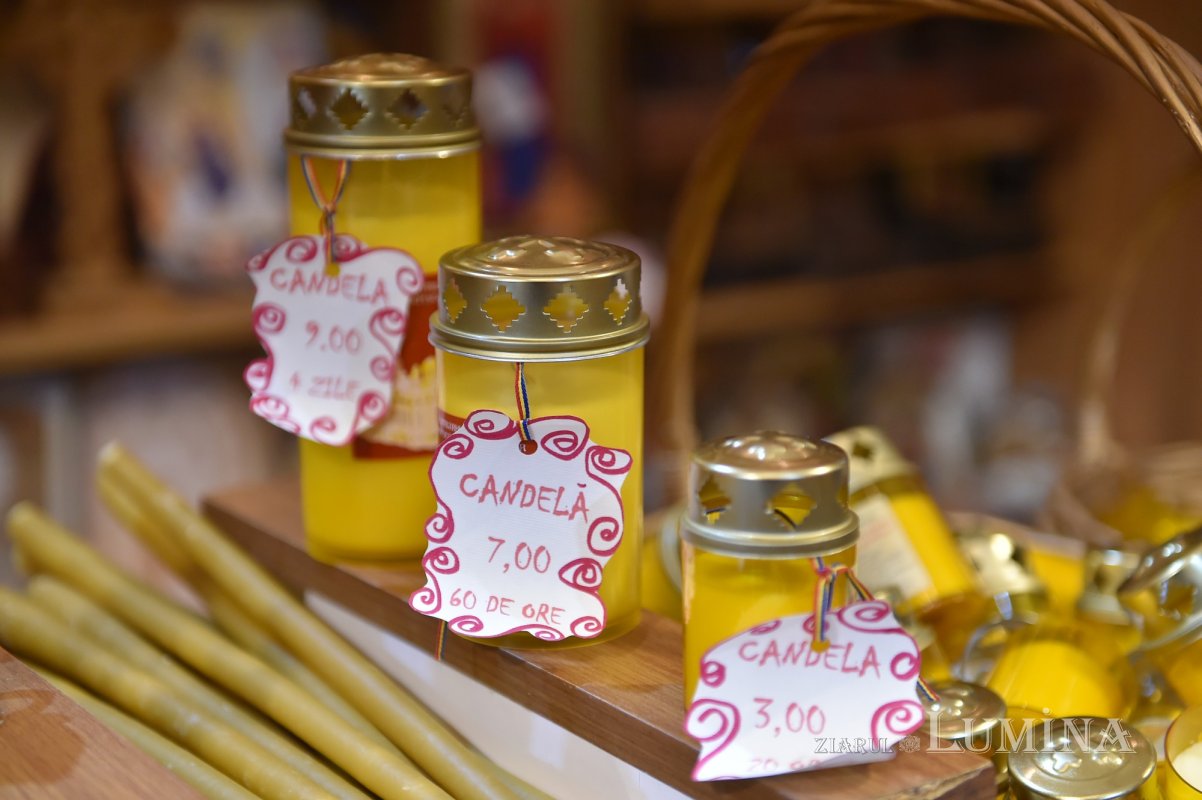 Candelă de diferite dimensiuni pentru noaptea de Înviere 169556