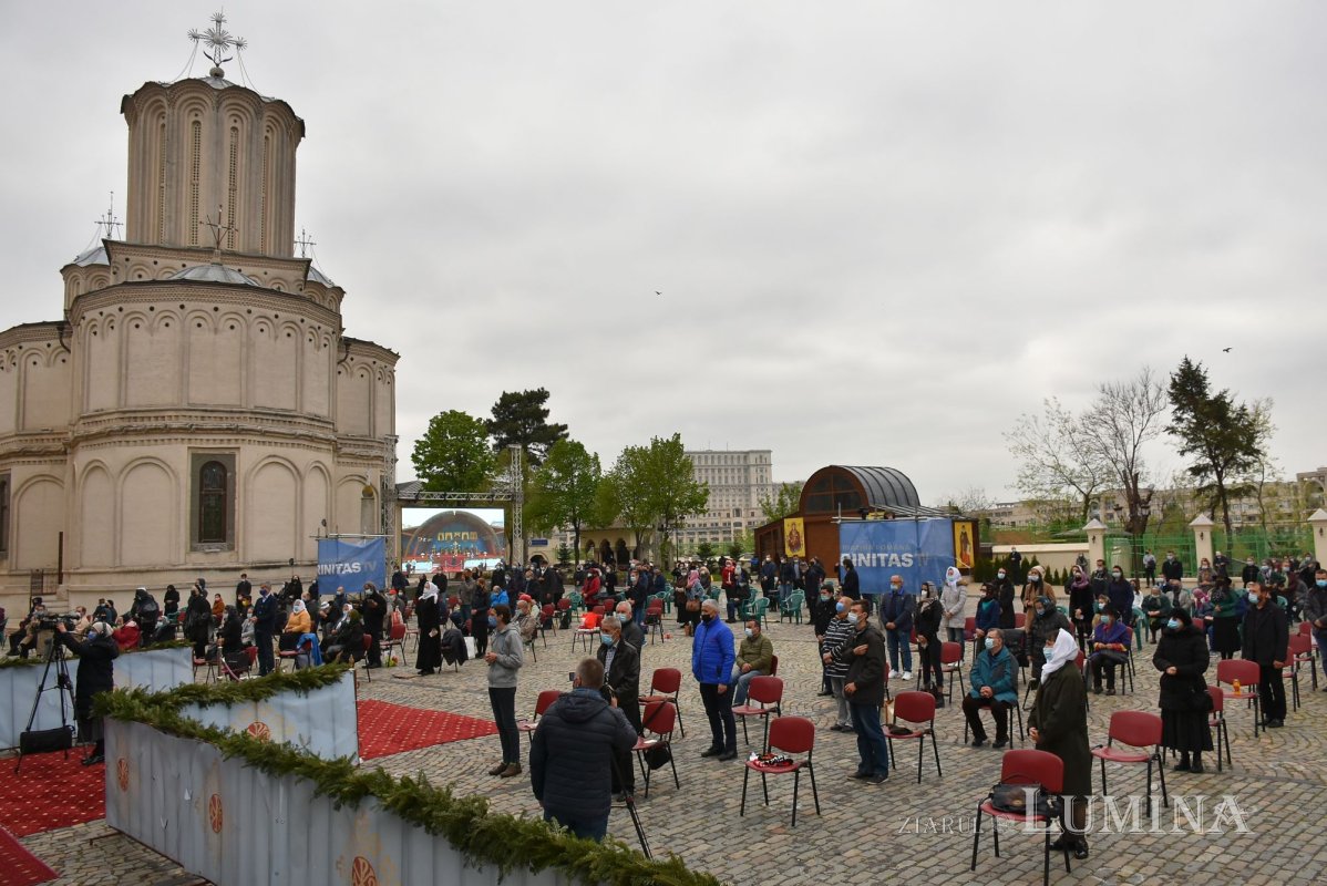Slujba Sfintelor Pătimiri ale Domnului, la Catedrala Patriarhală 169677