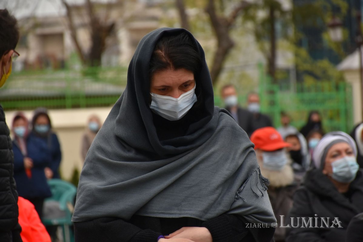 Slujba Sfintelor Pătimiri ale Domnului, la Catedrala Patriarhală 169681