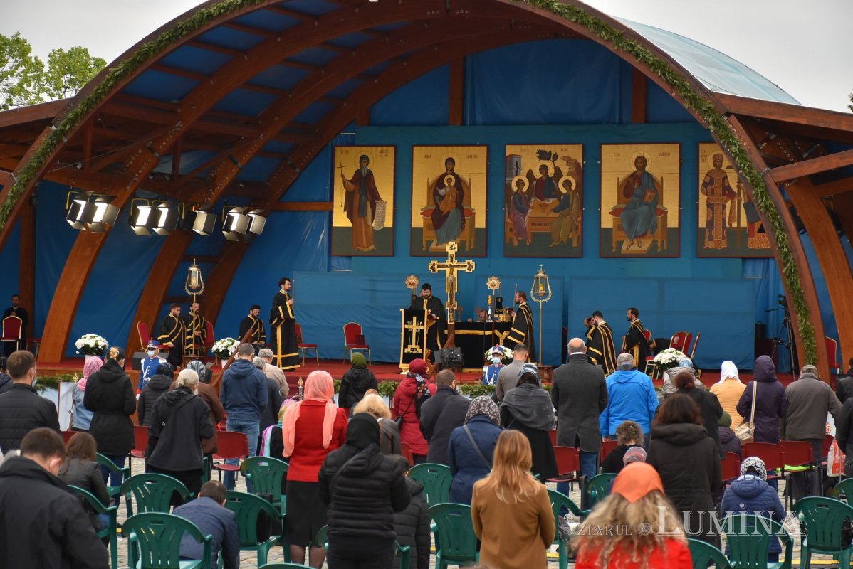 Slujba Sfintelor Pătimiri ale Domnului, la Catedrala Patriarhală 169682