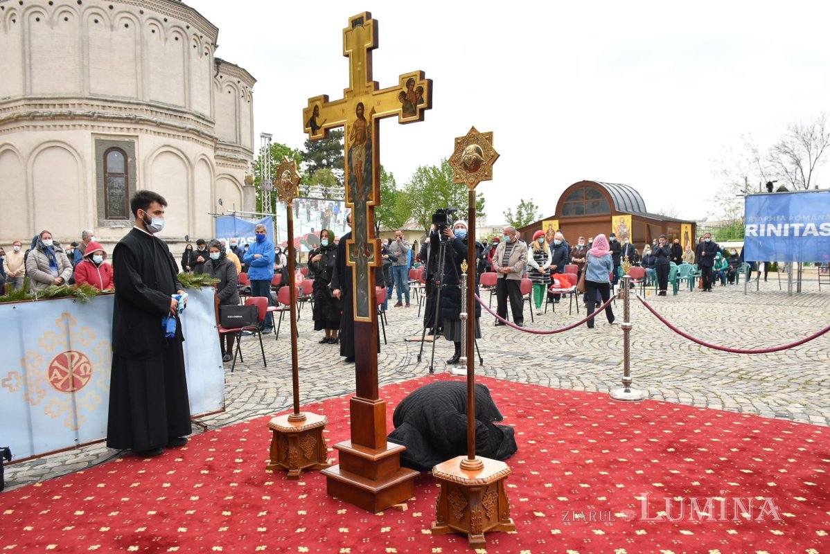 Slujba Sfintelor Pătimiri ale Domnului, la Catedrala Patriarhală 169696