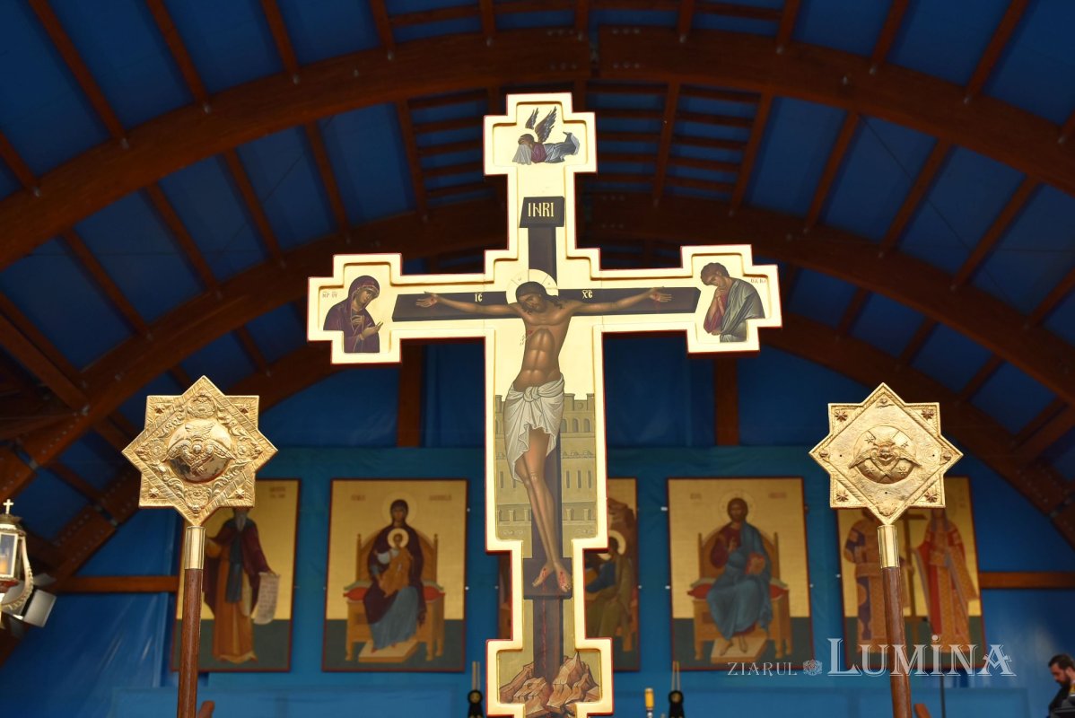 Slujba Sfintelor Pătimiri ale Domnului, la Catedrala Patriarhală 169699