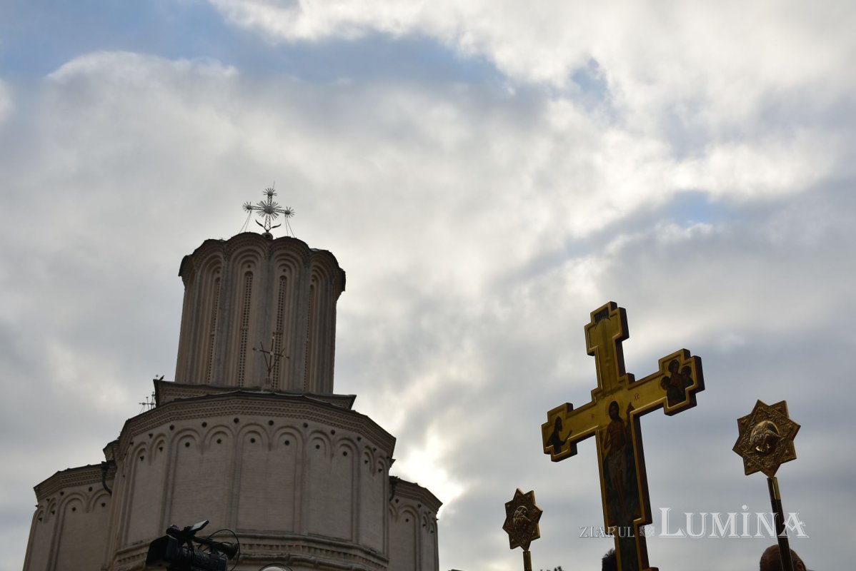 Slujba Sfintelor Pătimiri ale Domnului, la Catedrala Patriarhală 169701