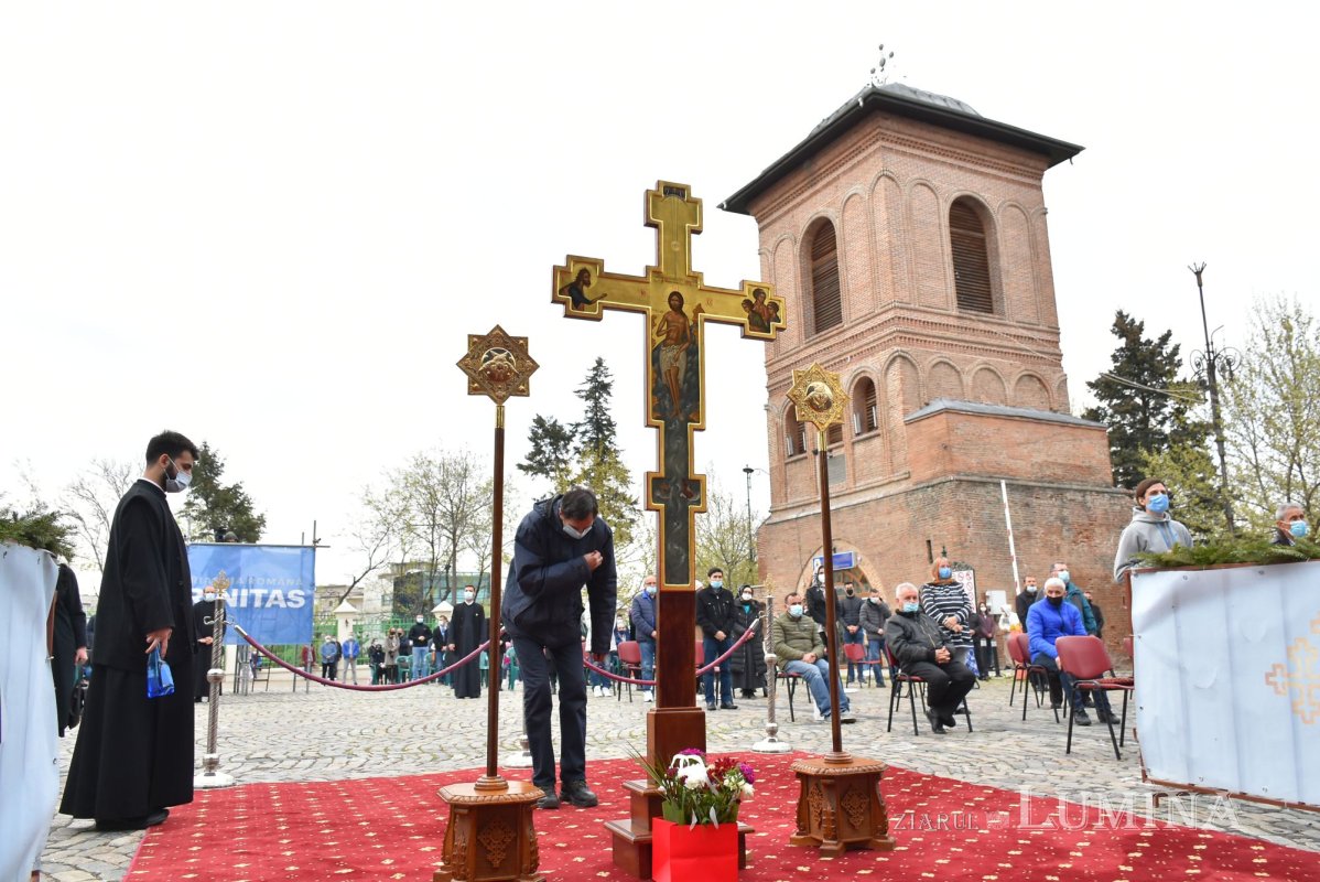 Slujba Sfintelor Pătimiri ale Domnului, la Catedrala Patriarhală 169703