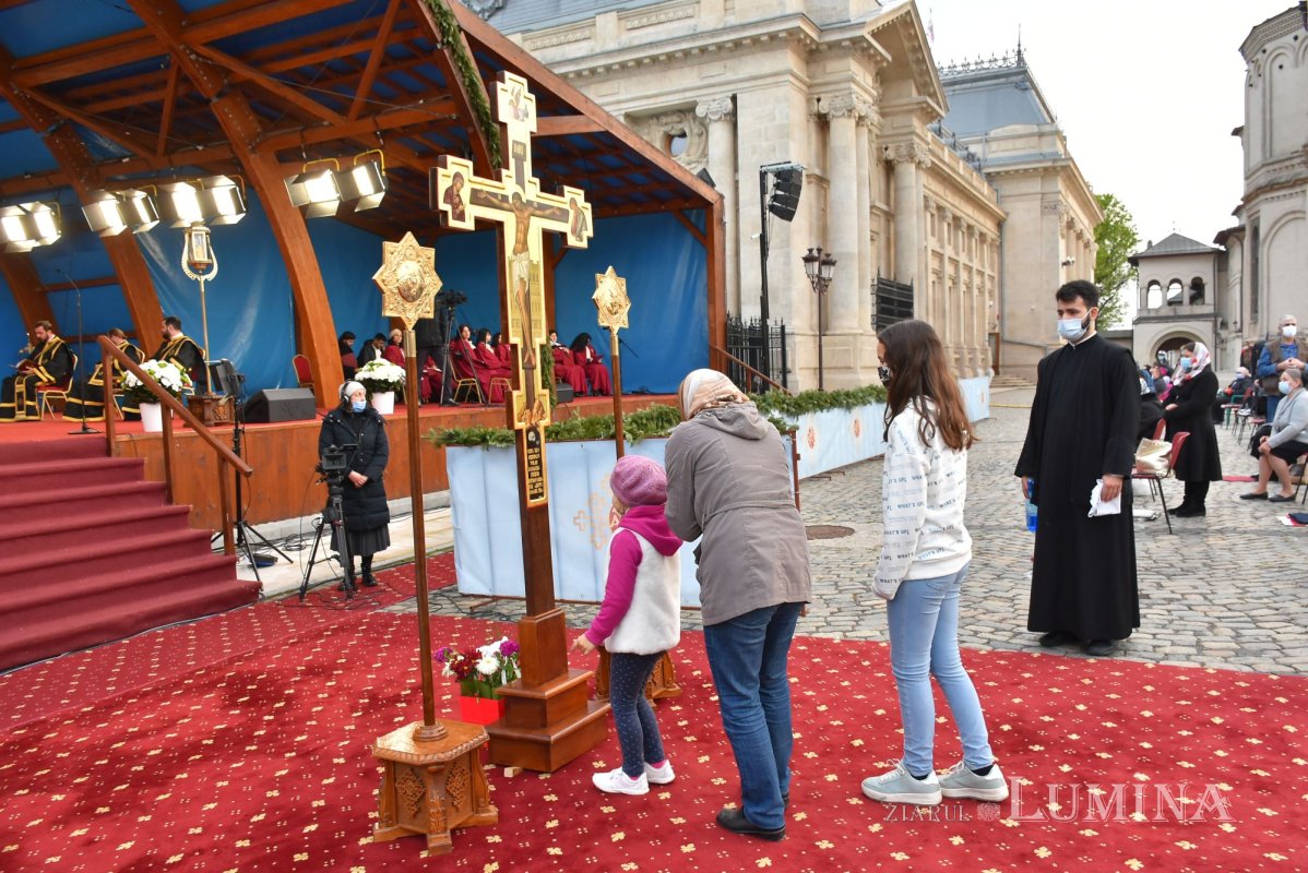 Slujba Sfintelor Pătimiri ale Domnului, la Catedrala Patriarhală 169706