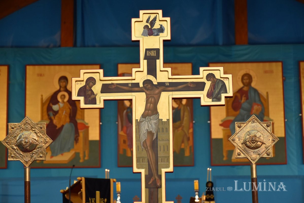 Slujba Sfintelor Pătimiri ale Domnului, la Catedrala Patriarhală 169708