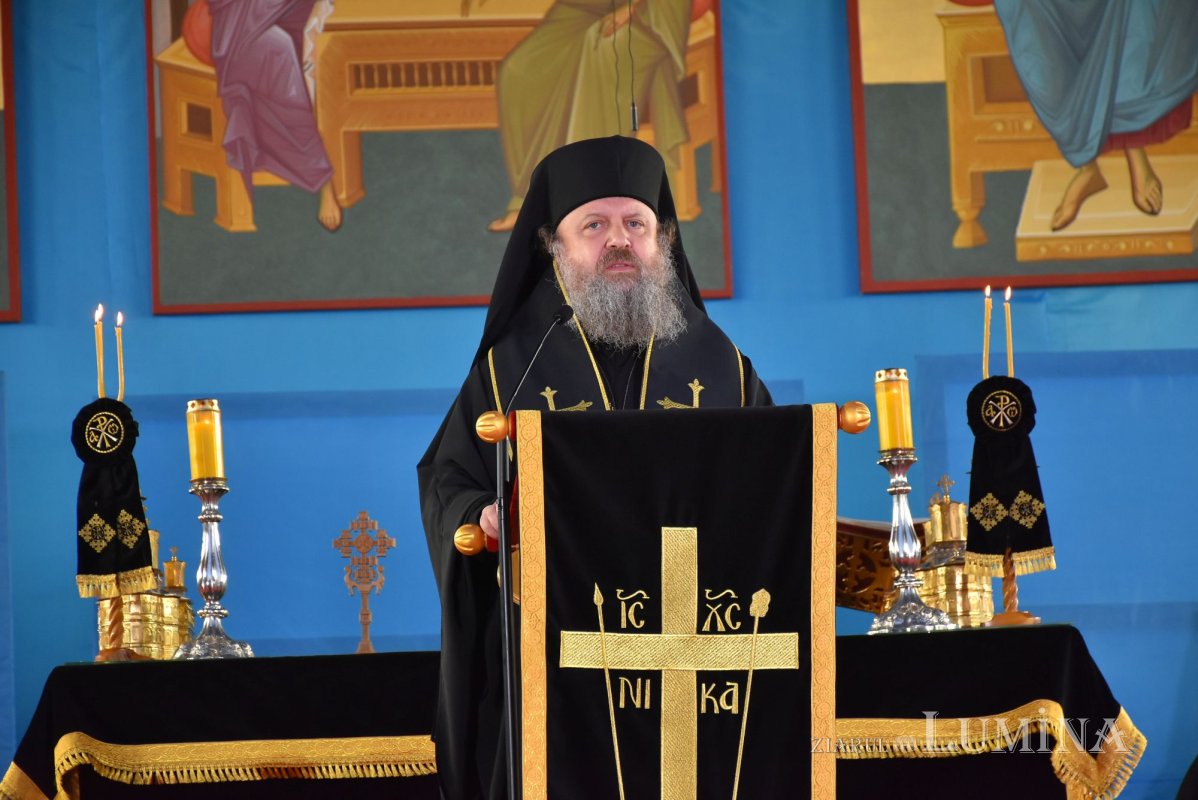 Slujba Sfintelor Pătimiri ale Domnului, la Catedrala Patriarhală 169712