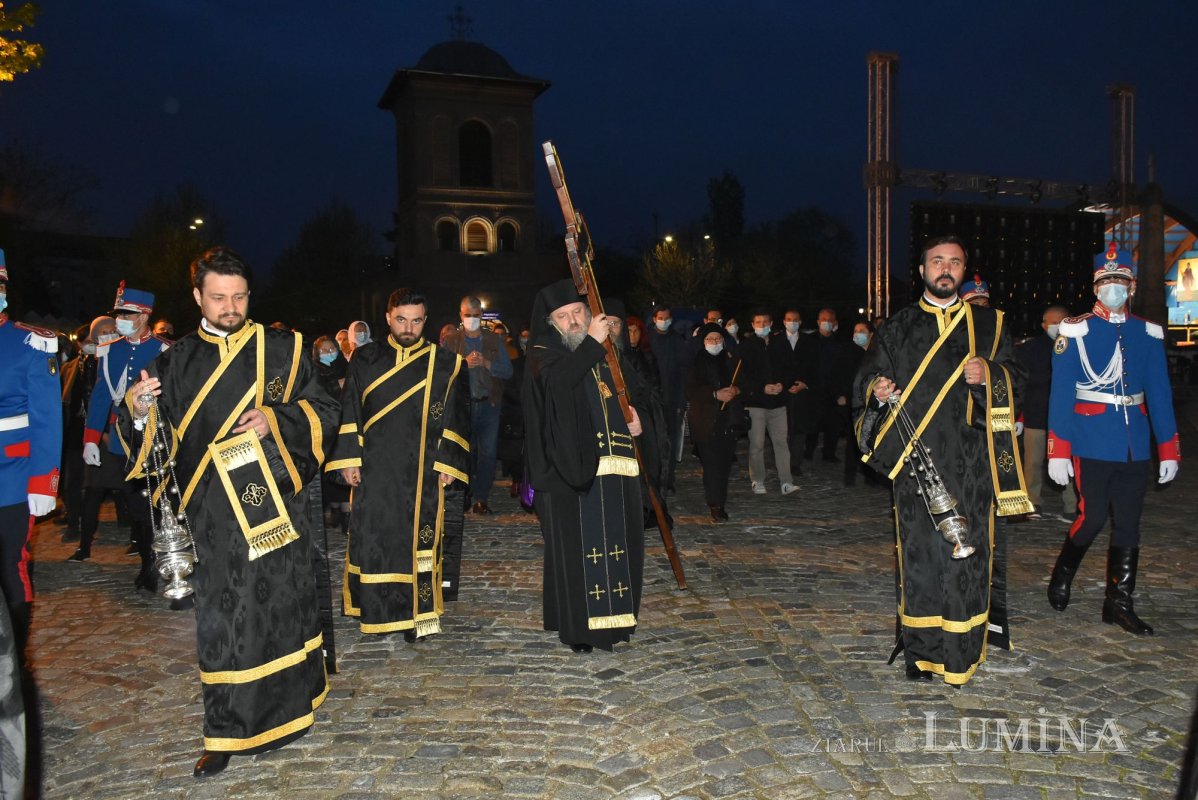 Slujba Sfintelor Pătimiri ale Domnului, la Catedrala Patriarhală 169714