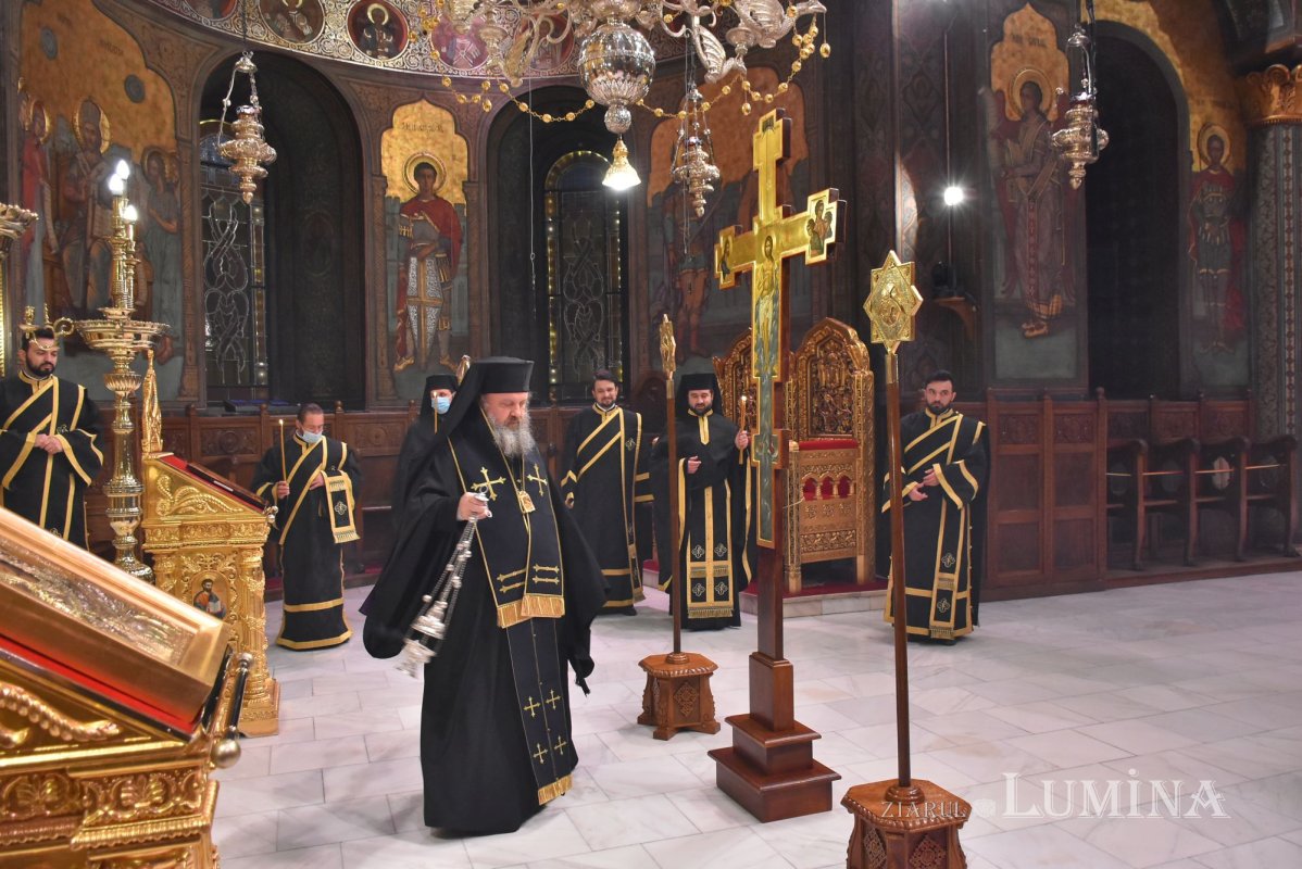 Slujba Sfintelor Pătimiri ale Domnului, la Catedrala Patriarhală 169717