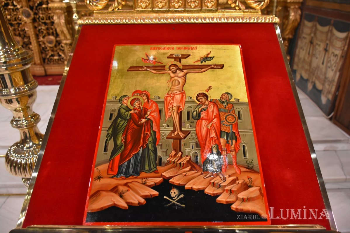 Slujba Sfintelor Pătimiri ale Domnului, la Catedrala Patriarhală 169720