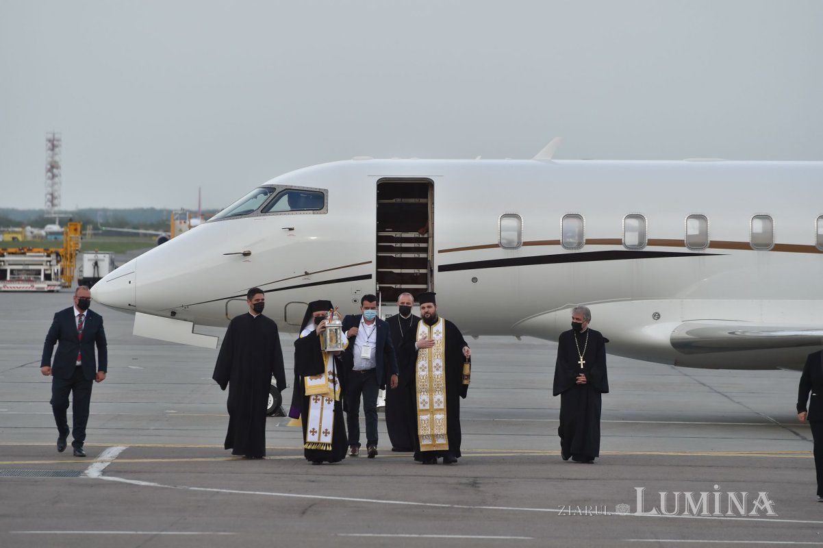 Primirea Sfintei Lumini la Catedrala Patriarhală 169813