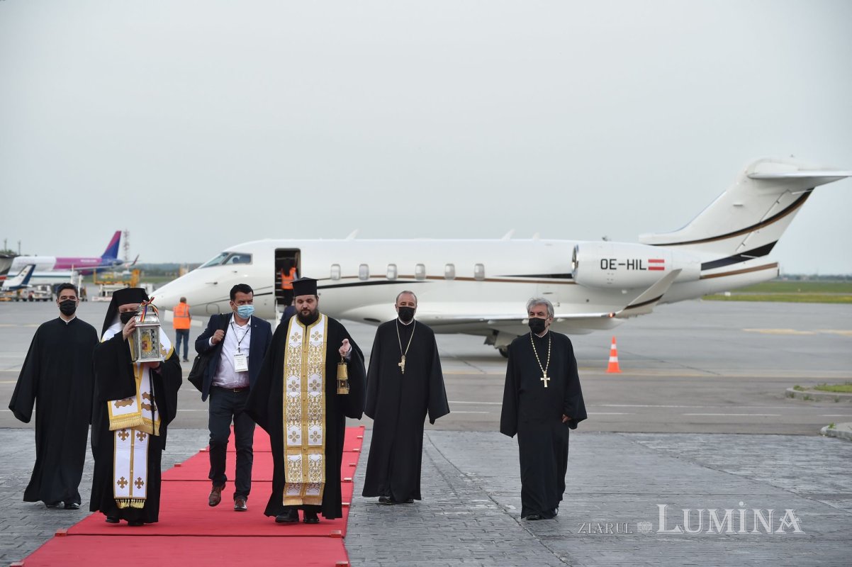 Primirea Sfintei Lumini la Catedrala Patriarhală 169815
