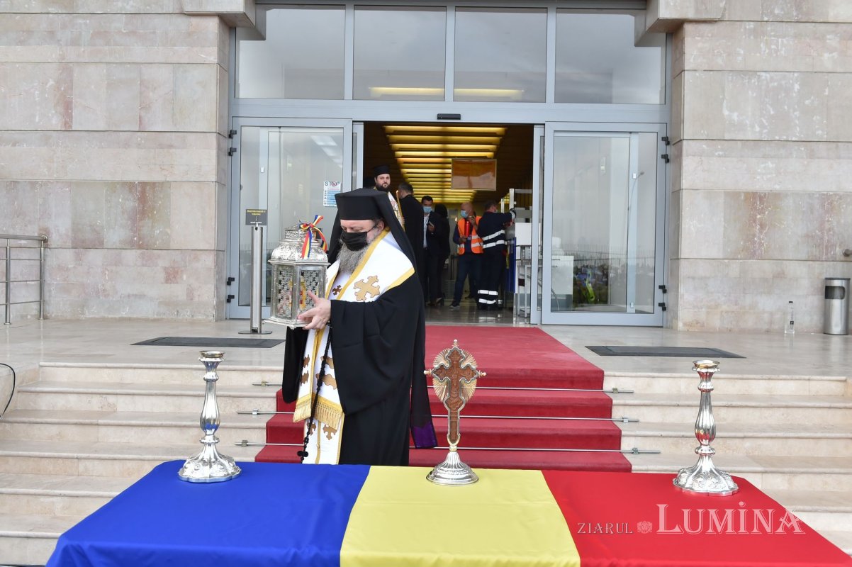 Primirea Sfintei Lumini la Catedrala Patriarhală 169817