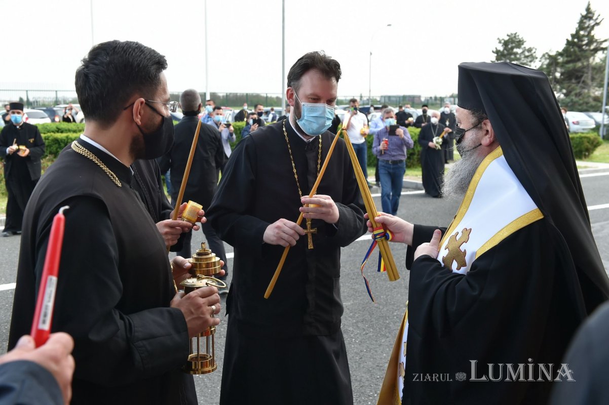 Primirea Sfintei Lumini la Catedrala Patriarhală 169818