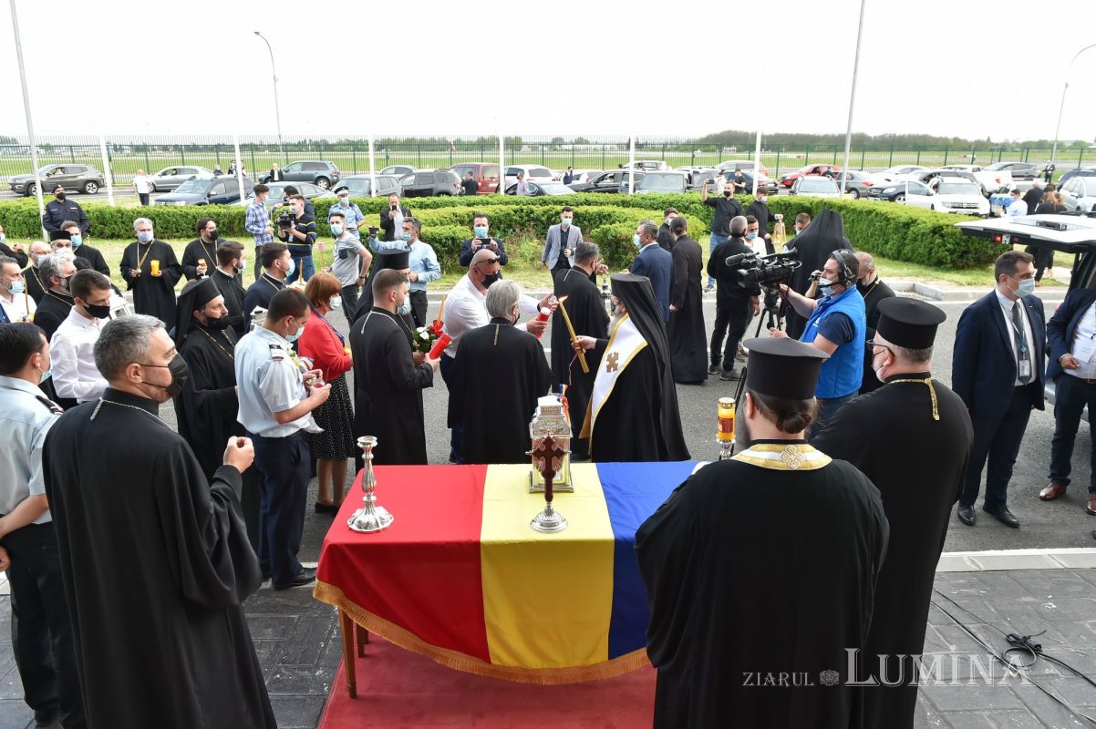 Primirea Sfintei Lumini la Catedrala Patriarhală 169825