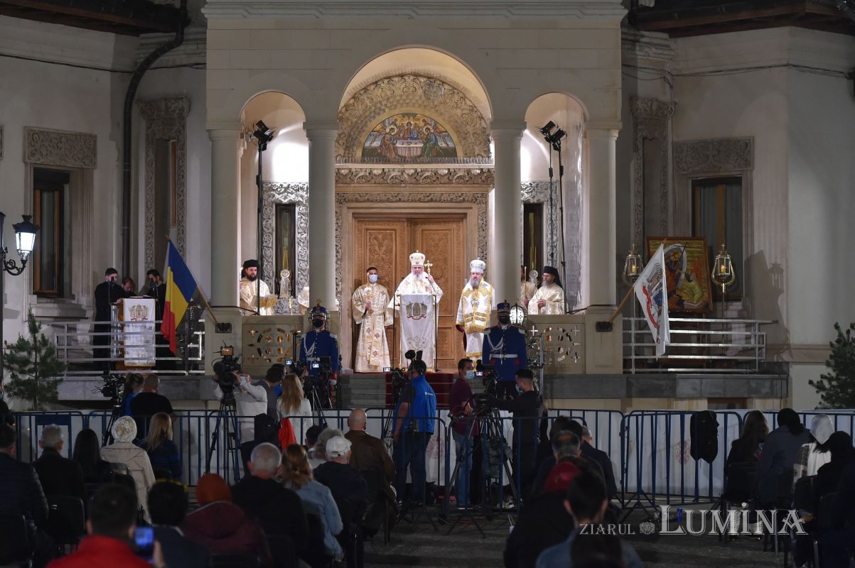 Sfânta Liturghie pascală la Patriarhie 169888