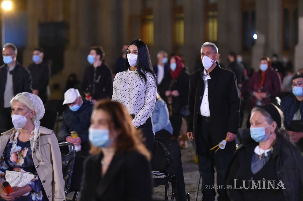 Slujba Învierii Domnului pe Colina Bucuriei 169910