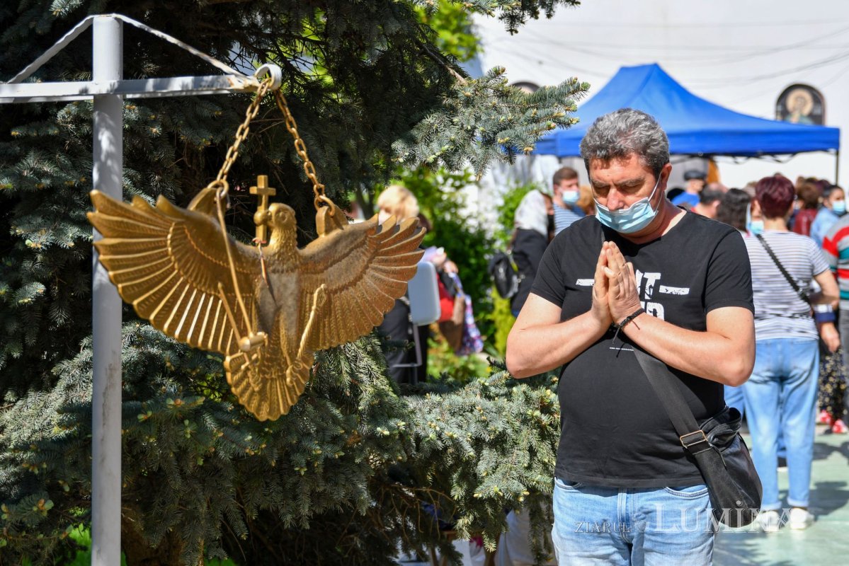 Binecuvântarea Izvorului Tămăduirii la mănăstirea prahoveană Ghighiu 170505