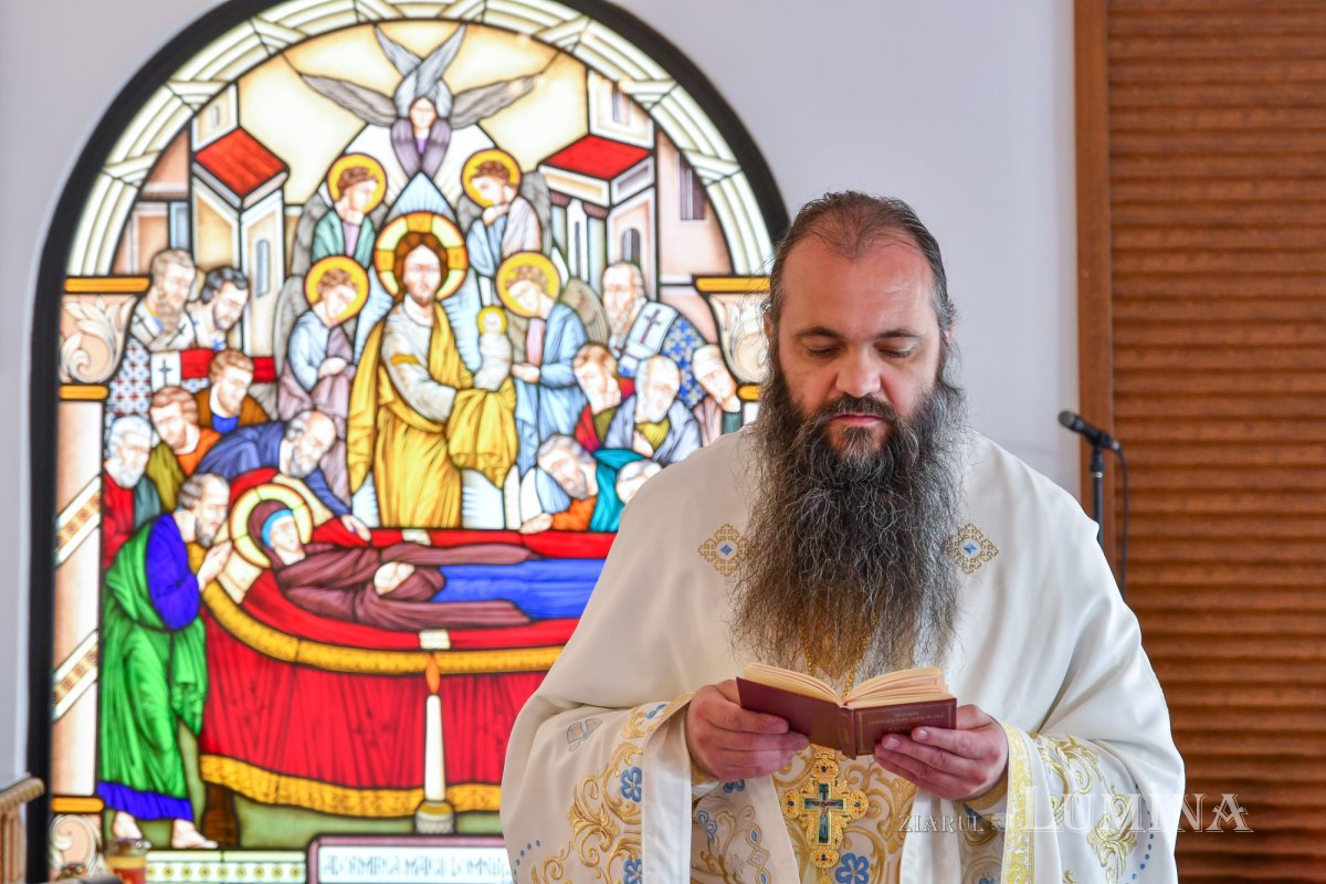 Binecuvântarea Izvorului Tămăduirii la mănăstirea prahoveană Ghighiu 170510