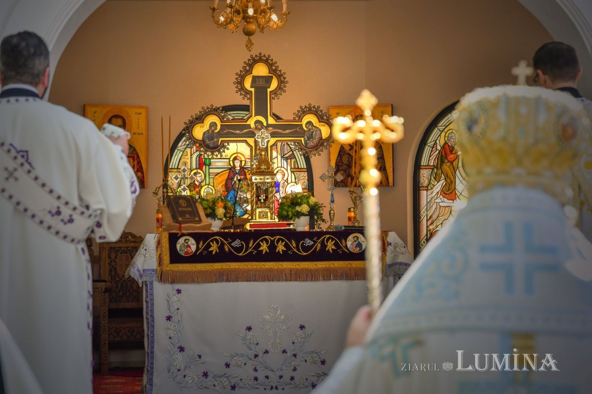 Binecuvântarea Izvorului Tămăduirii la mănăstirea prahoveană Ghighiu 170511