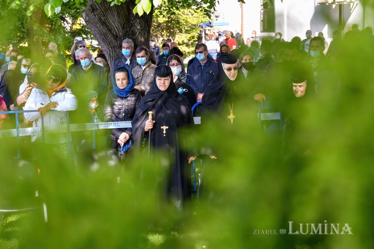 Binecuvântarea Izvorului Tămăduirii la mănăstirea prahoveană Ghighiu 170514