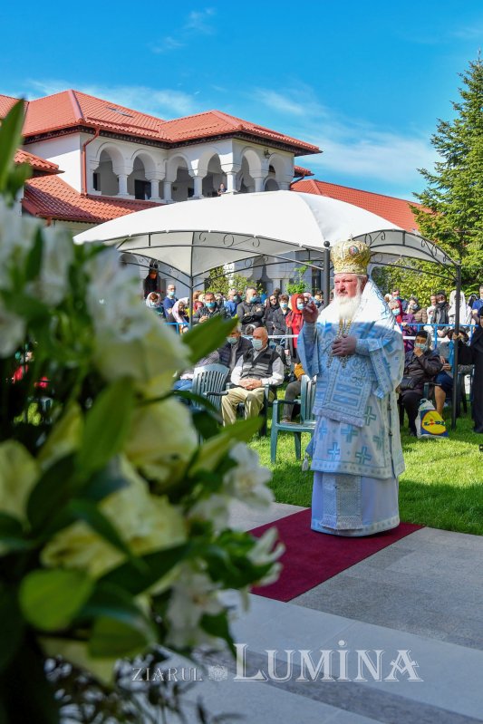 Binecuvântarea Izvorului Tămăduirii la mănăstirea prahoveană Ghighiu 170516