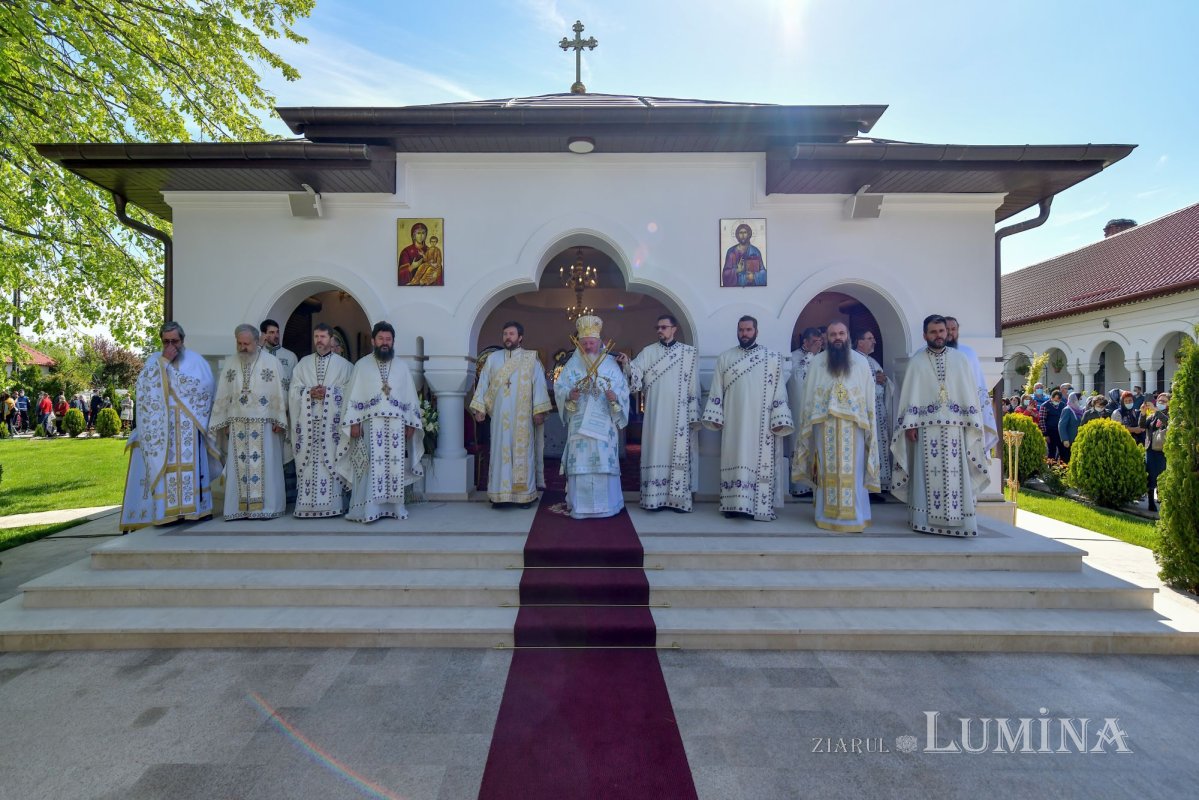 Binecuvântarea Izvorului Tămăduirii la mănăstirea prahoveană Ghighiu 170520