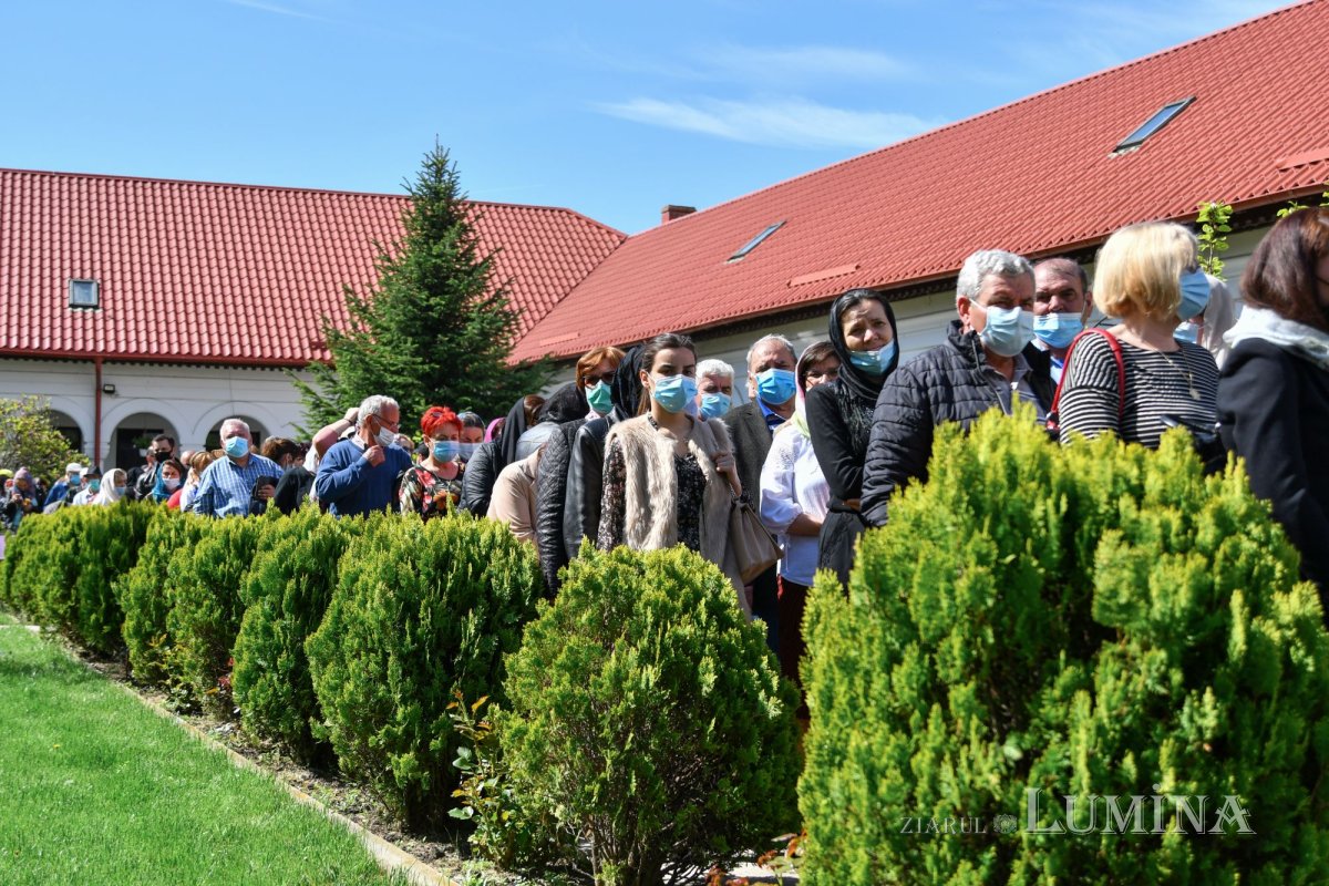 Binecuvântarea Izvorului Tămăduirii la mănăstirea prahoveană Ghighiu 170524