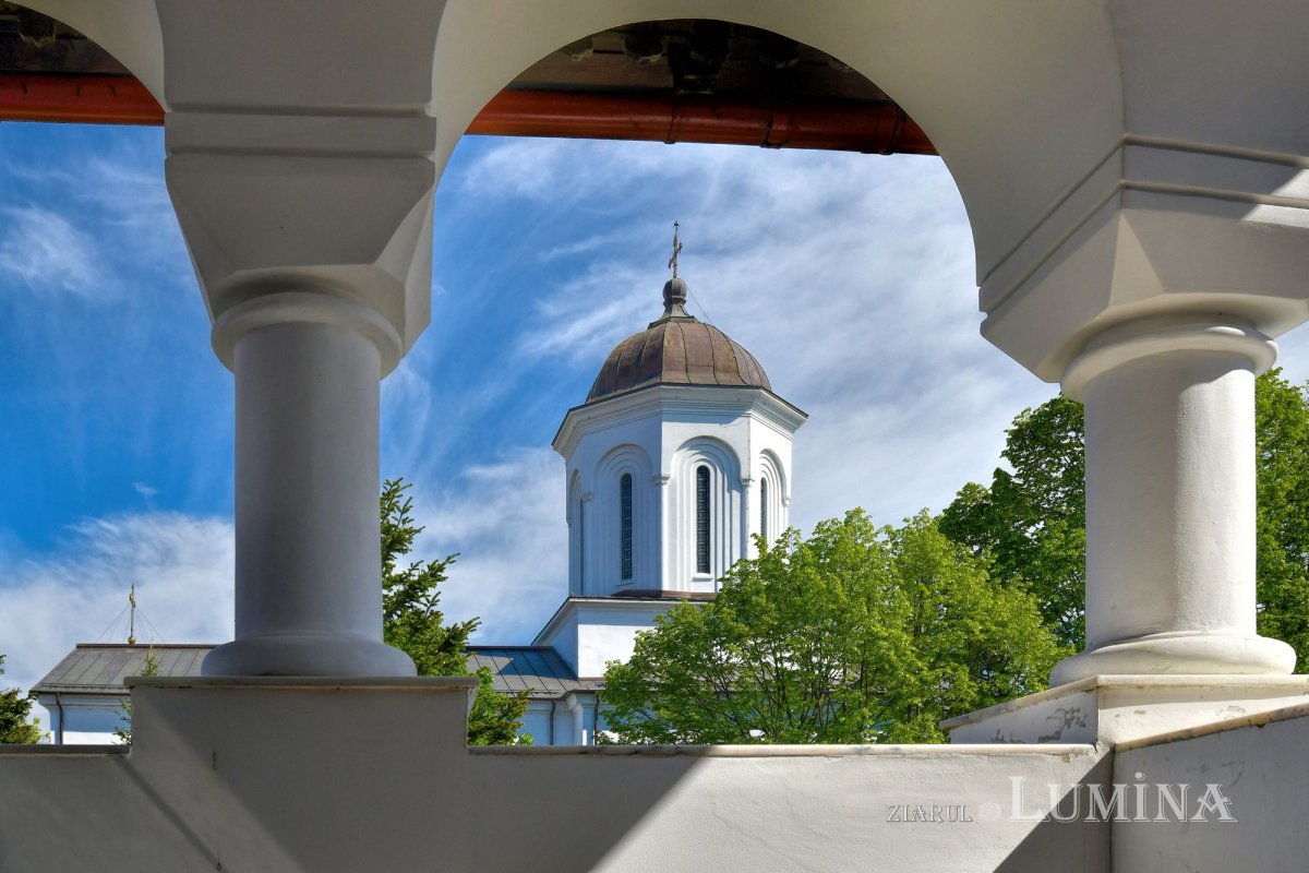 Binecuvântarea Izvorului Tămăduirii la mănăstirea prahoveană Ghighiu 170531