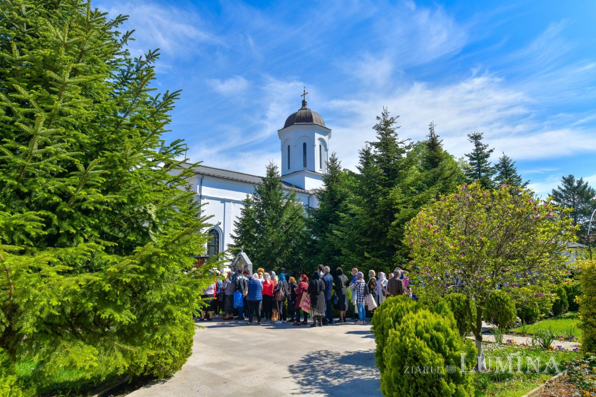 Binecuvântarea Izvorului Tămăduirii la mănăstirea prahoveană Ghighiu 170534