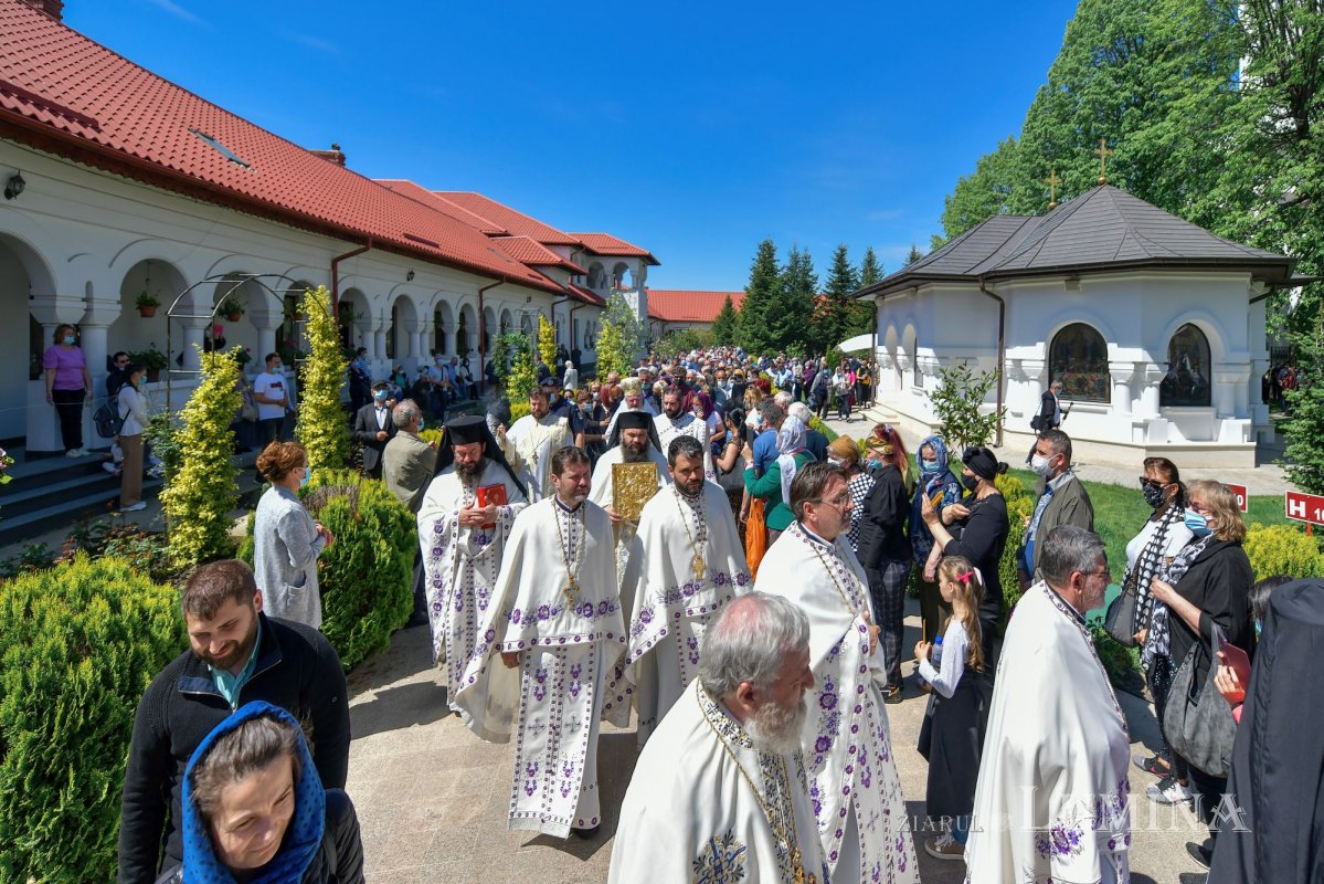 Binecuvântarea Izvorului Tămăduirii la mănăstirea prahoveană Ghighiu 170546
