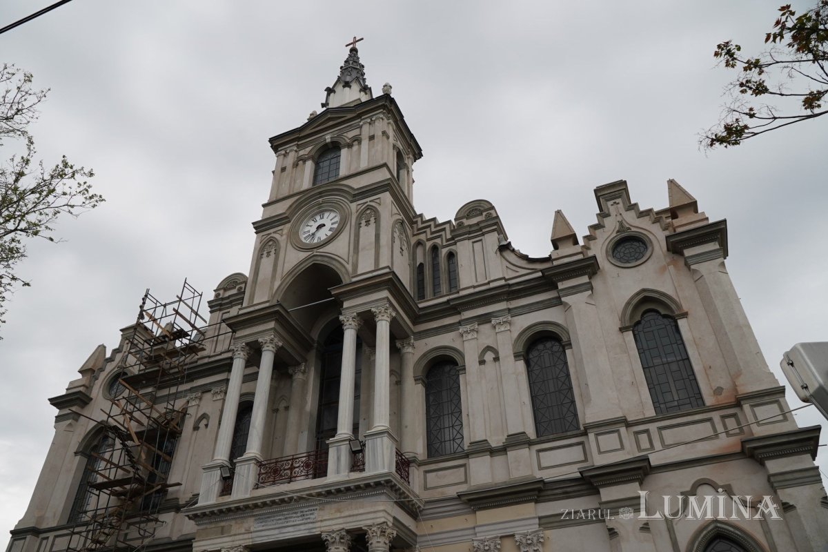 Pelerinaj la izvorul minunat de la Biserica „Buna Vestire” din Brăila 170488