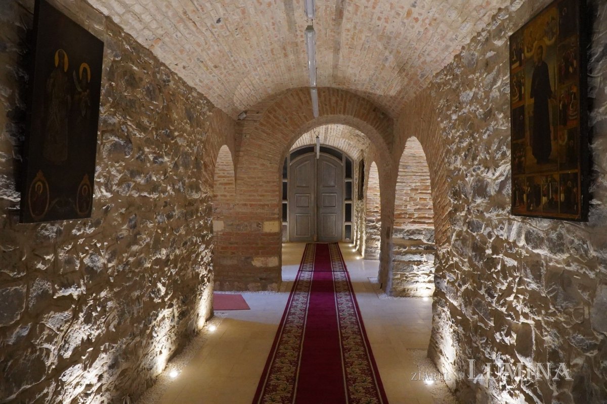 Pelerinaj la izvorul minunat de la Biserica „Buna Vestire” din Brăila 170490