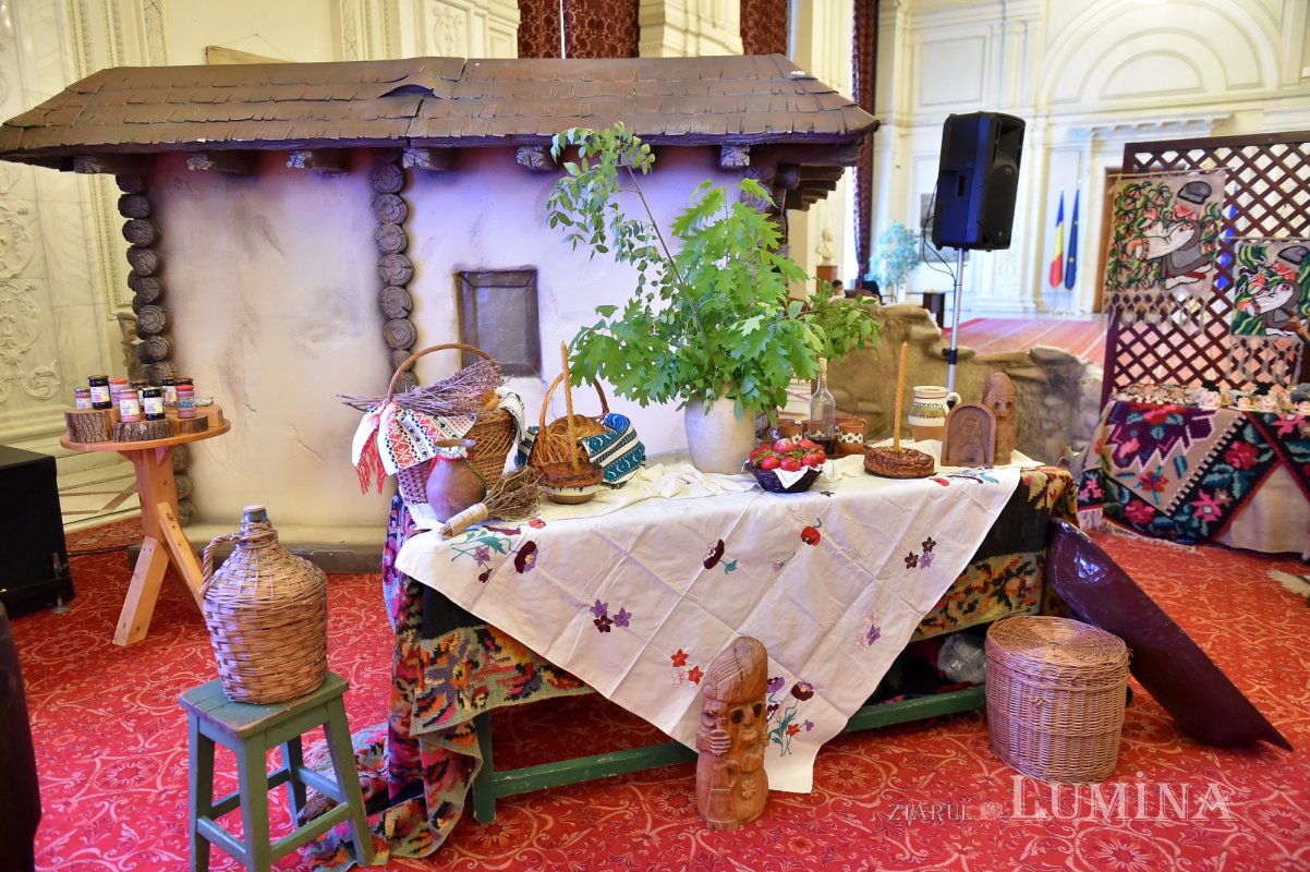 „Peisajul cultural-monahal Vânători-Neamț”, expoziţie  la Palatul Parlamentului 170795