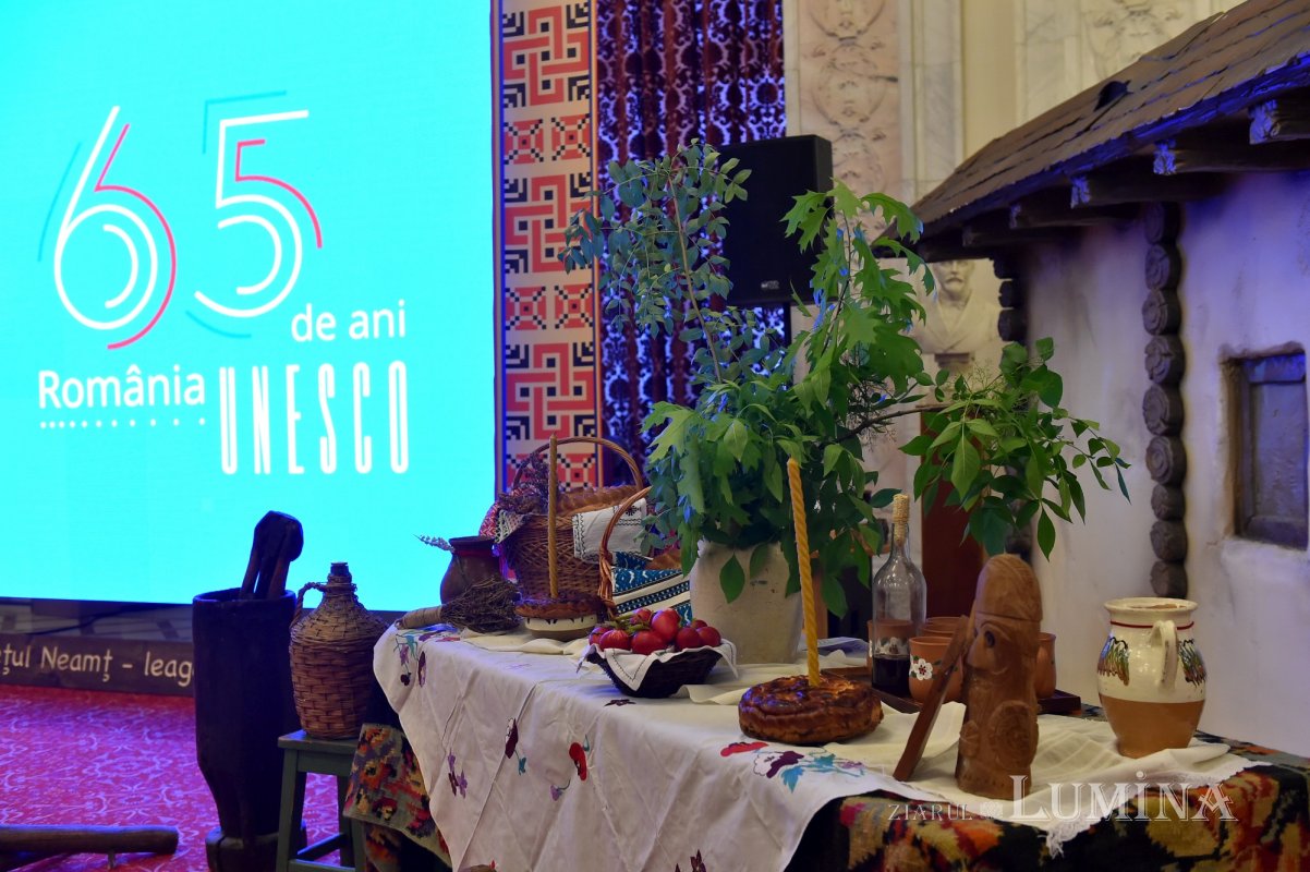 „Peisajul cultural-monahal Vânători-Neamț”, expoziţie  la Palatul Parlamentului 170797