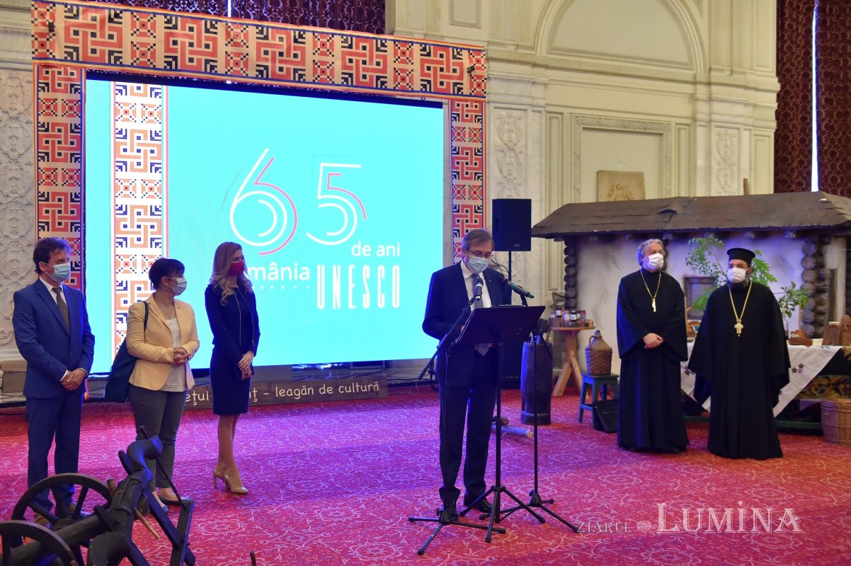 „Peisajul cultural-monahal Vânători-Neamț”, expoziţie  la Palatul Parlamentului 170798