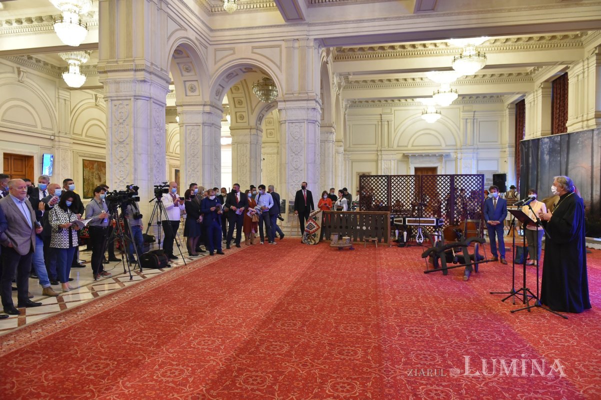 „Peisajul cultural-monahal Vânători-Neamț”, expoziţie  la Palatul Parlamentului 170808