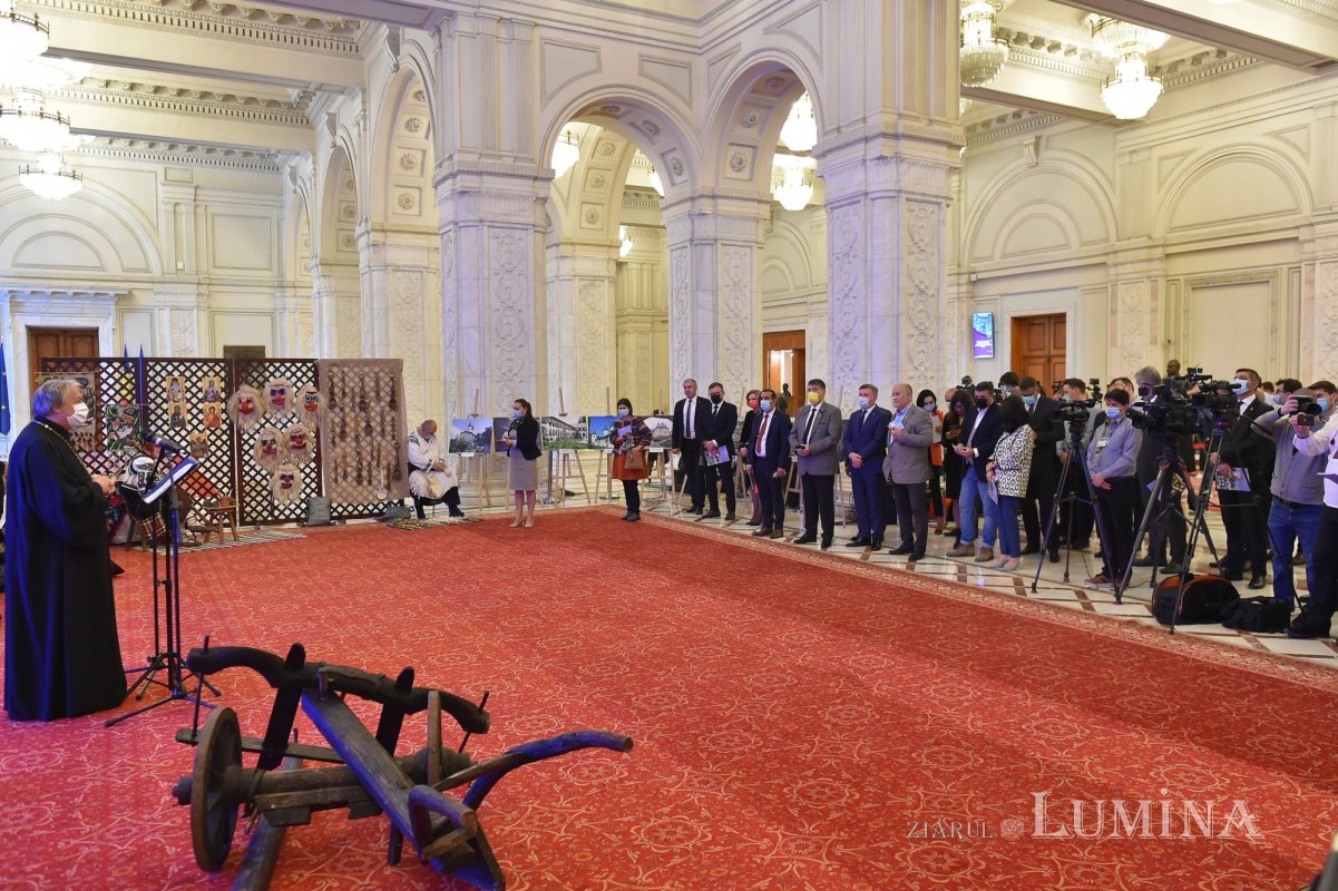 „Peisajul cultural-monahal Vânători-Neamț”, expoziţie  la Palatul Parlamentului 170811