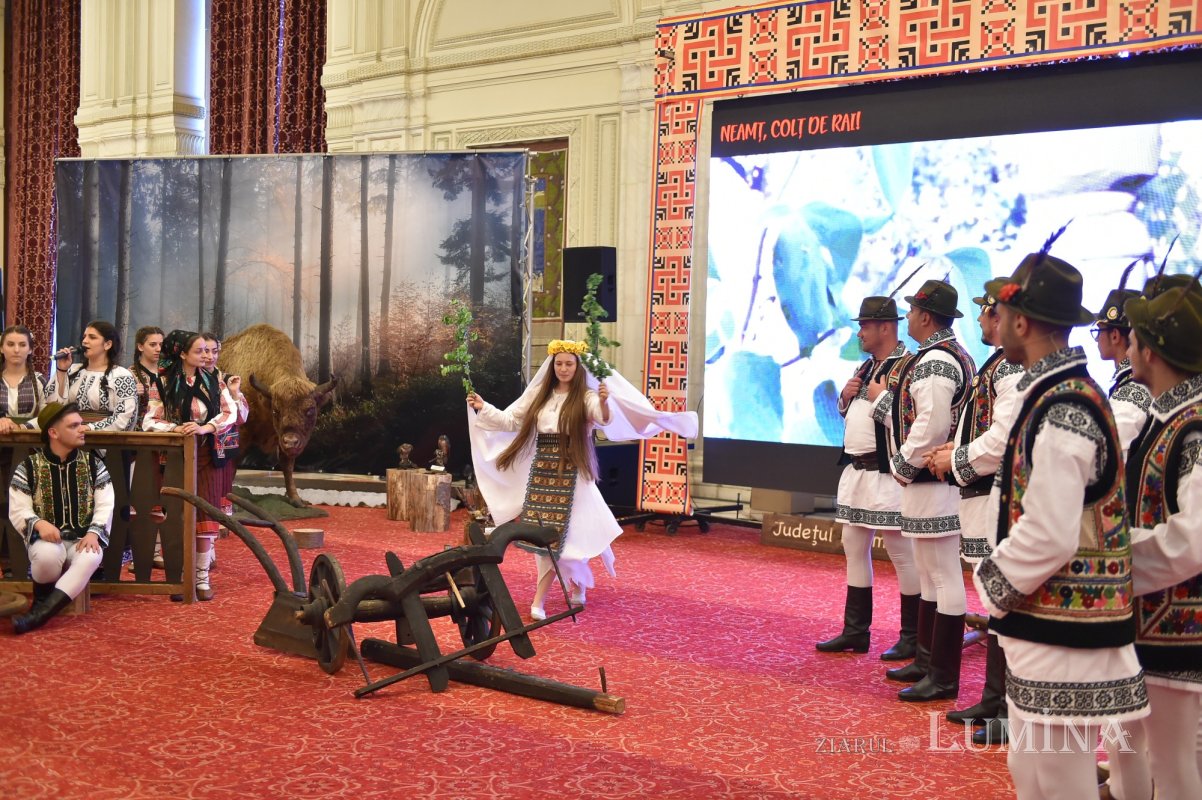 „Peisajul cultural-monahal Vânători-Neamț”, expoziţie  la Palatul Parlamentului 170818