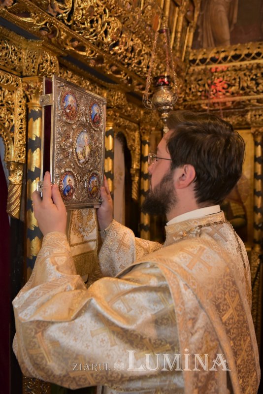 „Femeile Mironosiţe sunt icoane ale tuturor femeilor creştine” 171117