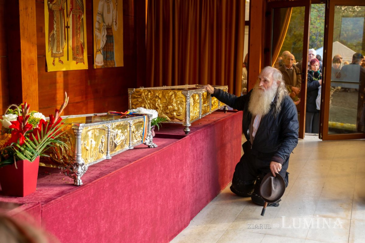 Volum dedicat Sfântului Dimitrie cel Nou,	Ocrotitorul Bucureștilor 171350