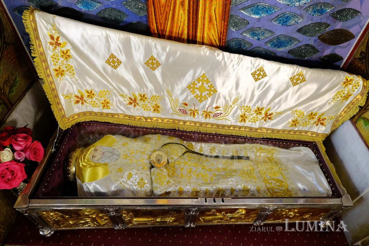 Volum dedicat Sfântului Dimitrie cel Nou,	Ocrotitorul Bucureștilor 171356