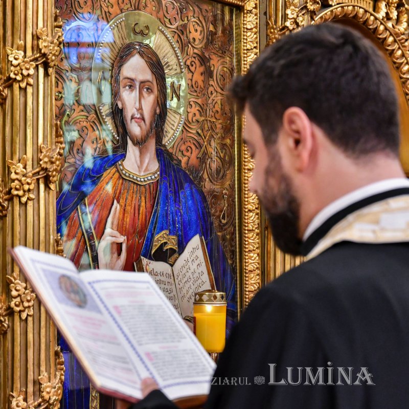 Slujba Privegherii în cinstea Sfinţilor Împăraţi la Catedrala Patriarhală 171560