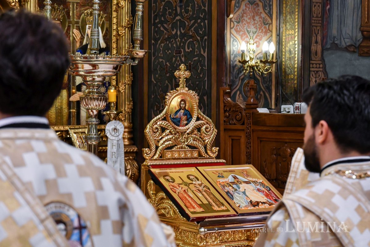 Slujba Privegherii în cinstea Sfinţilor Împăraţi la Catedrala Patriarhală 171564