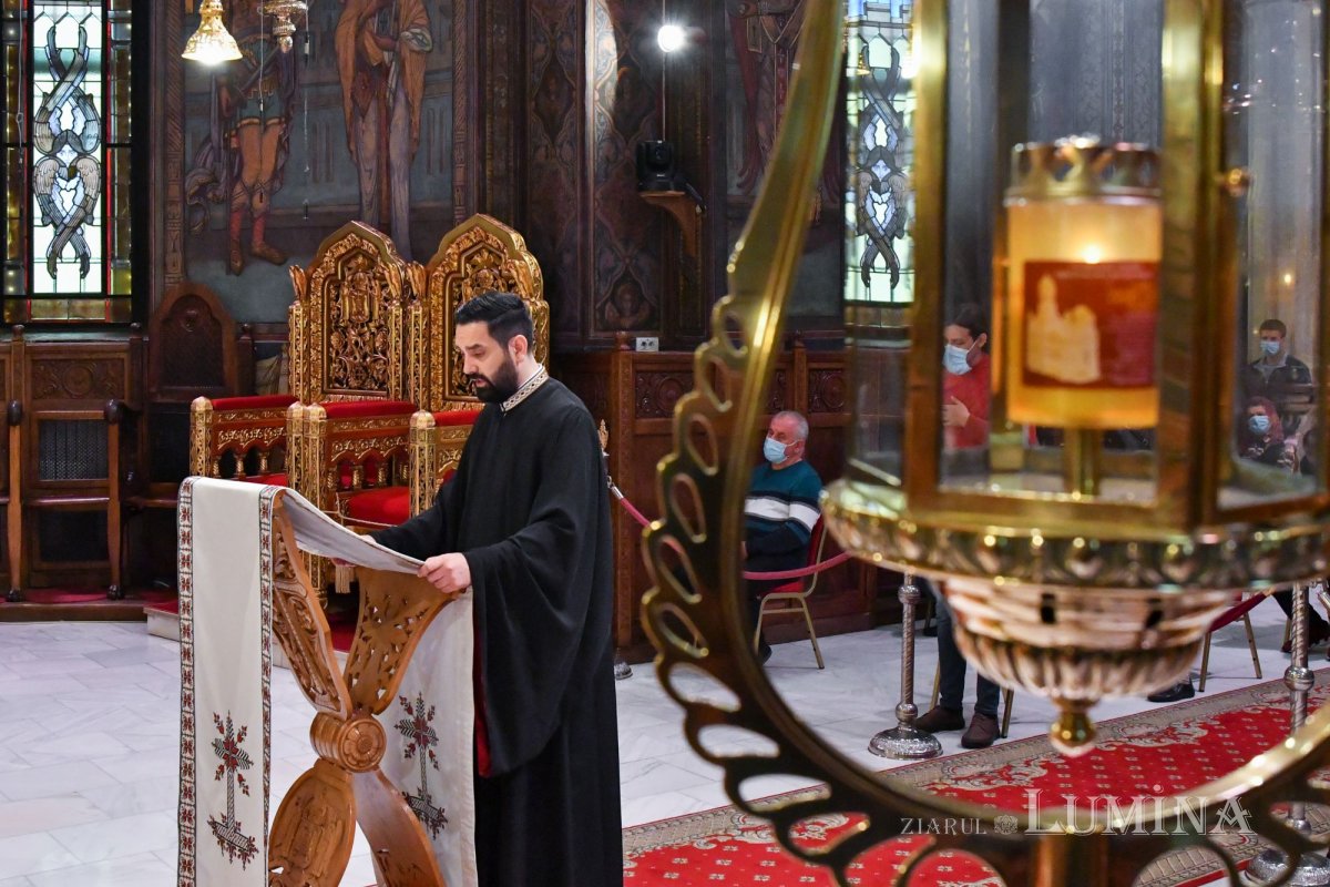 Slujba Privegherii în cinstea Sfinţilor Împăraţi la Catedrala Patriarhală 171568