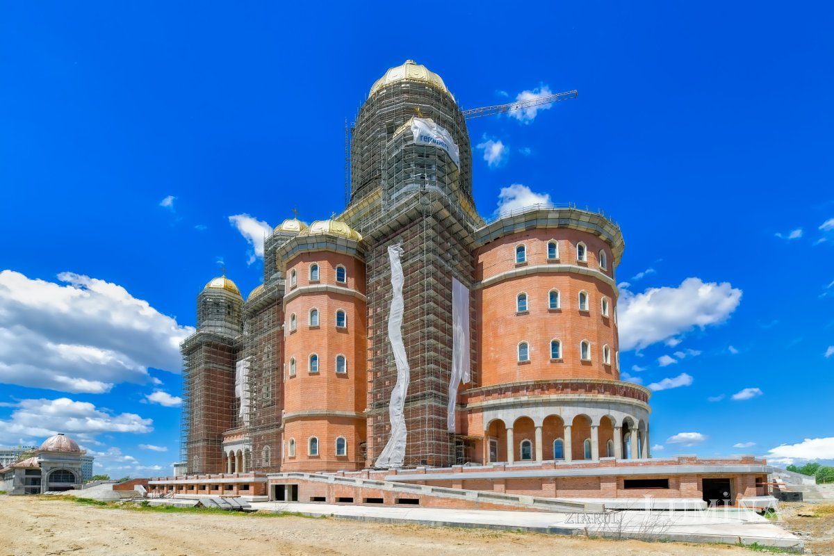 Stadiul lucrărilor pe șantierul Catedralei Naționale la finalul primăverii 171399